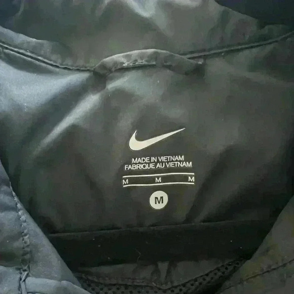 Nike Livestrong Womens Medium Windbreaker Jacket Lightweight Black - Picture 3 of 3